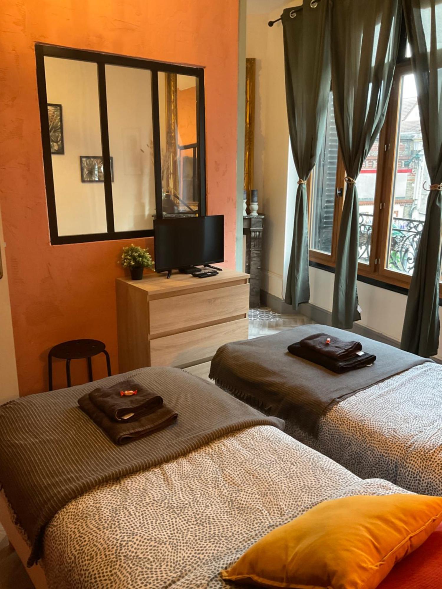 Les Loges Du Theatre Degustation Champagne Offerte Jacuzzi Sauna Jeux Velos Maison Prive 150M2 Historique 14Pers Max Emplacement Exceptionnel Et Chic, 200M De L'Avenue De Champagne, Gare, Musee, Jardins, Restaurations, Toutes Commodites Épernay Eksteriør billede