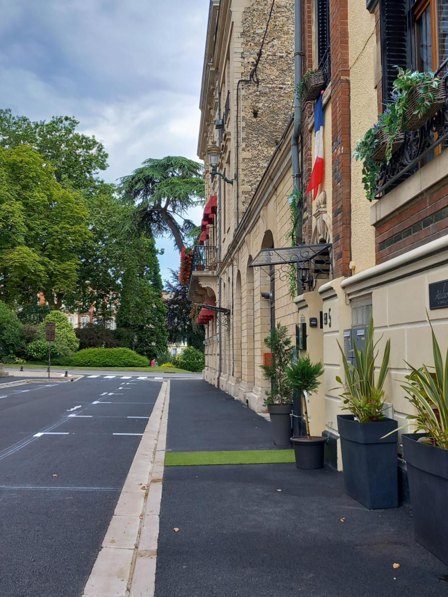 Les Loges Du Theatre Degustation Champagne Offerte Jacuzzi Sauna Jeux Velos Maison Prive 150M2 Historique 14Pers Max Emplacement Exceptionnel Et Chic, 200M De L'Avenue De Champagne, Gare, Musee, Jardins, Restaurations, Toutes Commodites Épernay Eksteriør billede