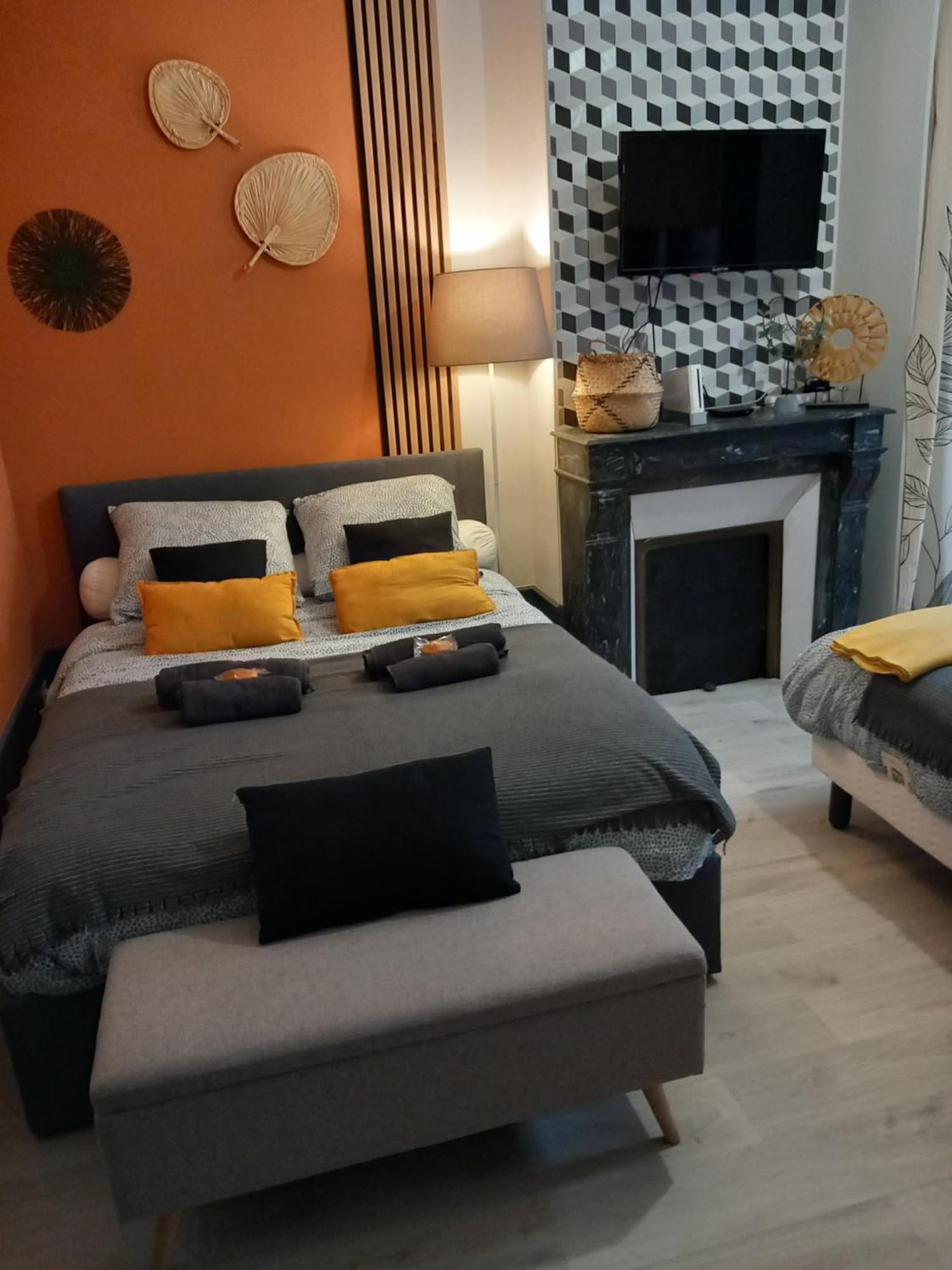 Les Loges Du Theatre Degustation Champagne Offerte Jacuzzi Sauna Jeux Velos Maison Prive 150M2 Historique 14Pers Max Emplacement Exceptionnel Et Chic, 200M De L'Avenue De Champagne, Gare, Musee, Jardins, Restaurations, Toutes Commodites Épernay Eksteriør billede
